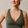 Mom Enula9 | The Go-To Flow Bra - Pine Green