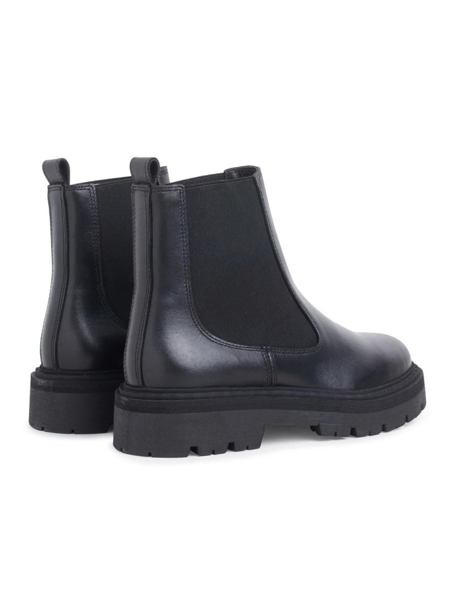 Mom Enula9 | Spike Chelsea Boot - Black Matte