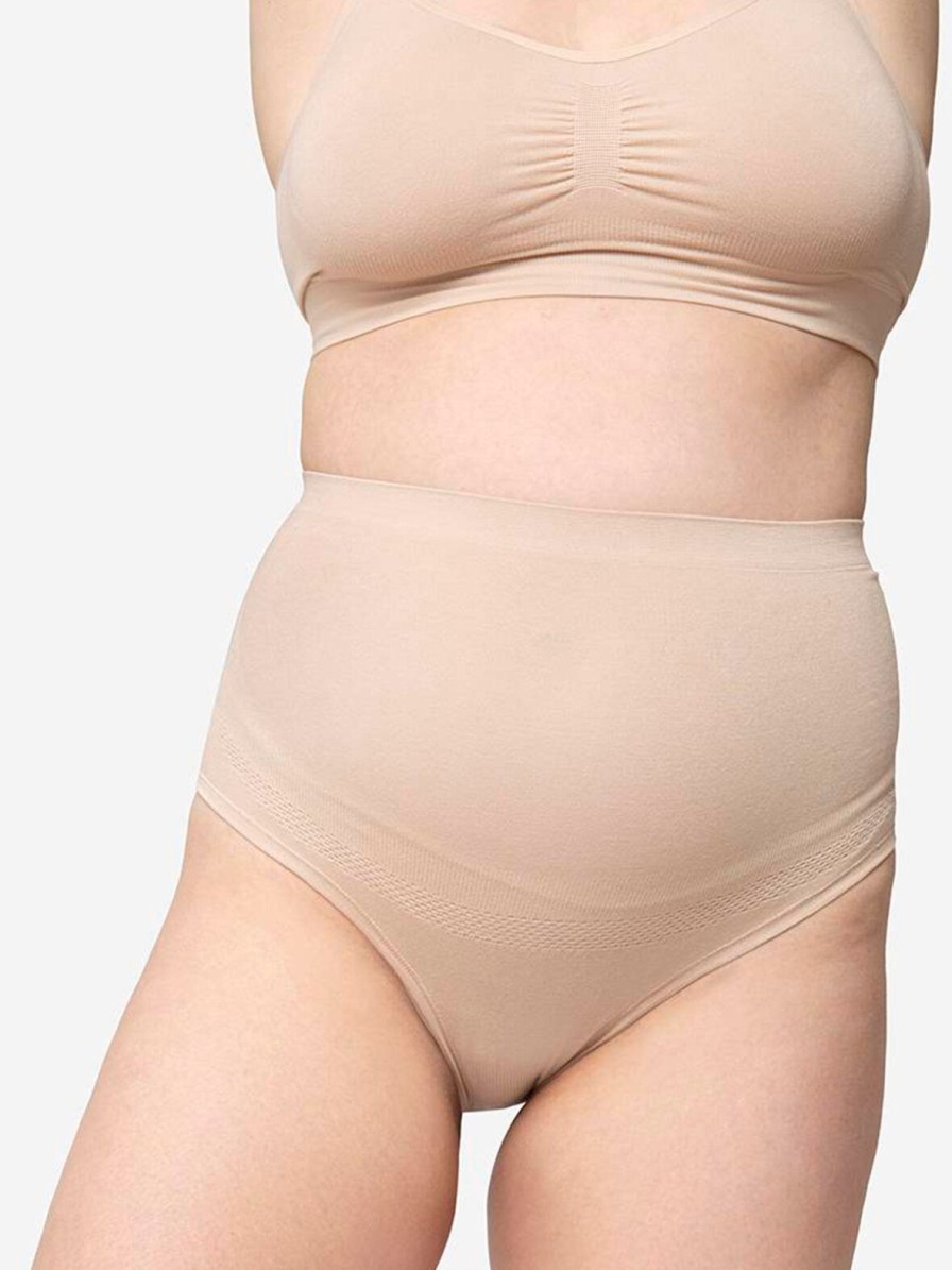 Mom Enula9 | Bianca Trusser, Over Bump Beige